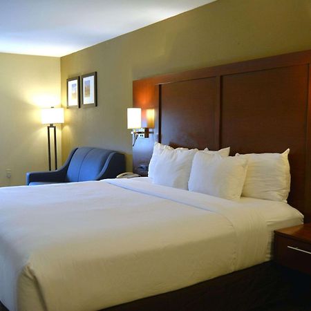 Comfort Inn Lancaster At Rockvale Smoketown  Exterior photo