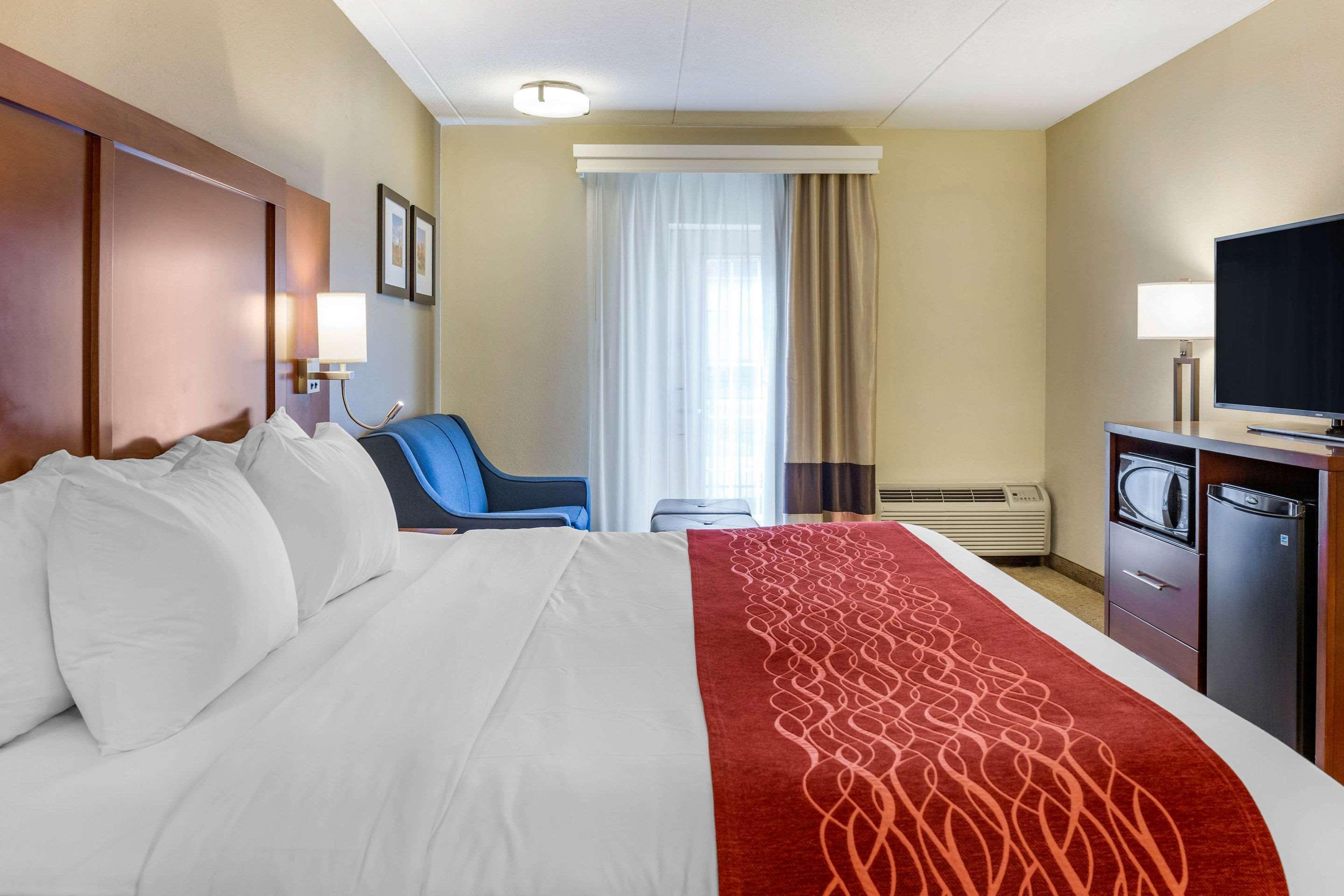 Comfort Inn Lancaster At Rockvale Smoketown  Exterior photo