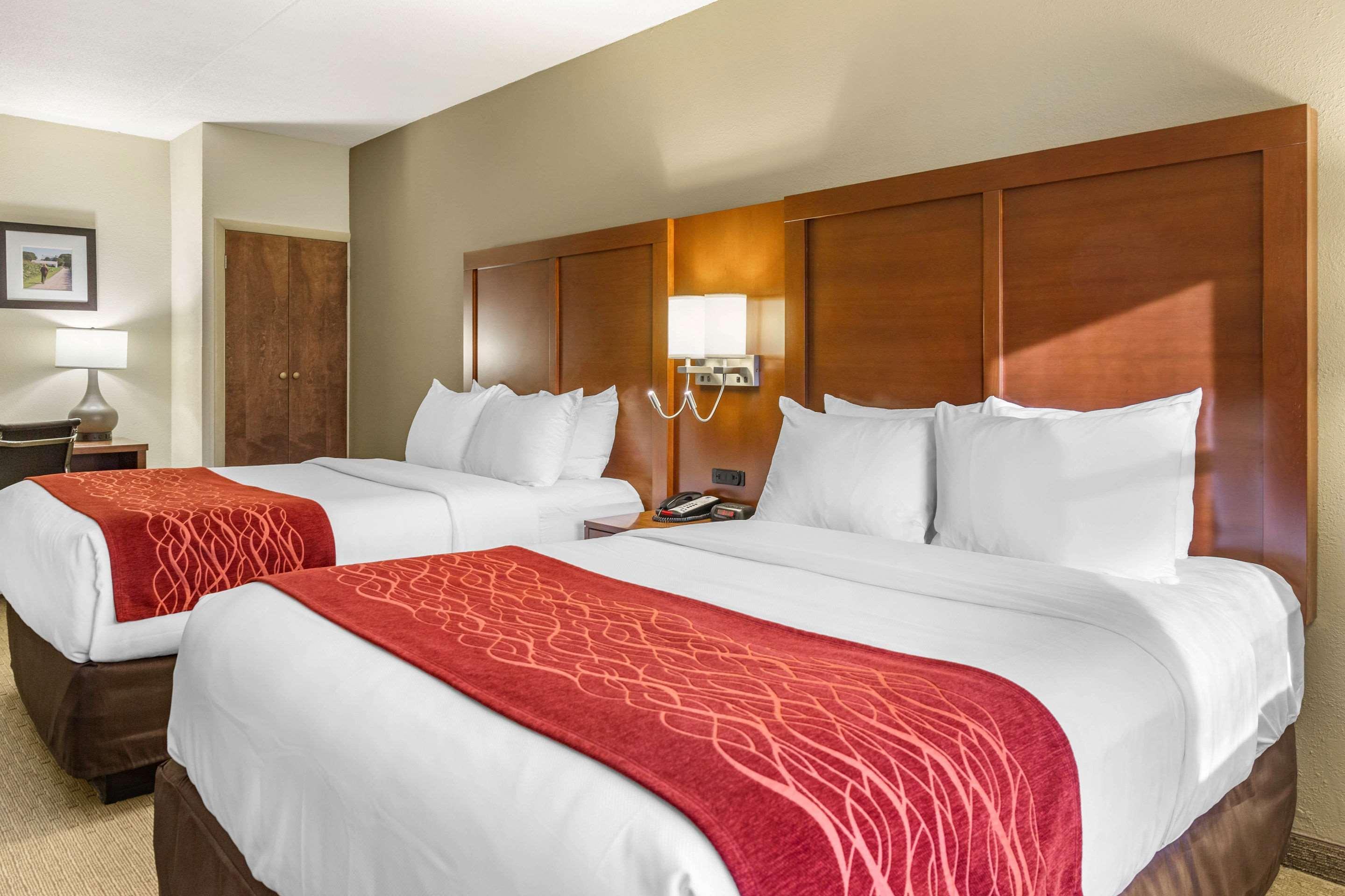 Comfort Inn Lancaster At Rockvale Smoketown  Exterior photo
