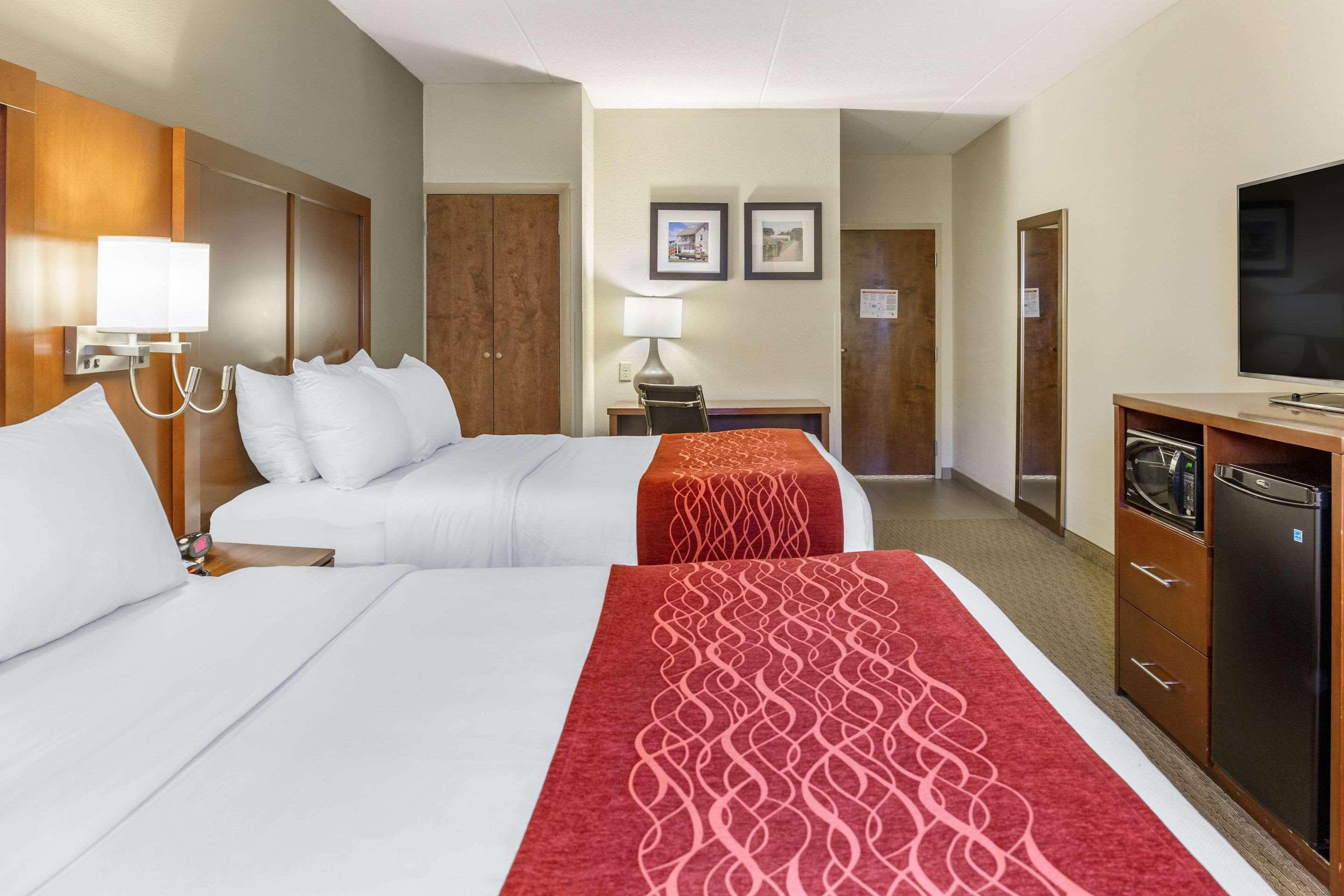 Comfort Inn Lancaster At Rockvale Smoketown  Exterior photo