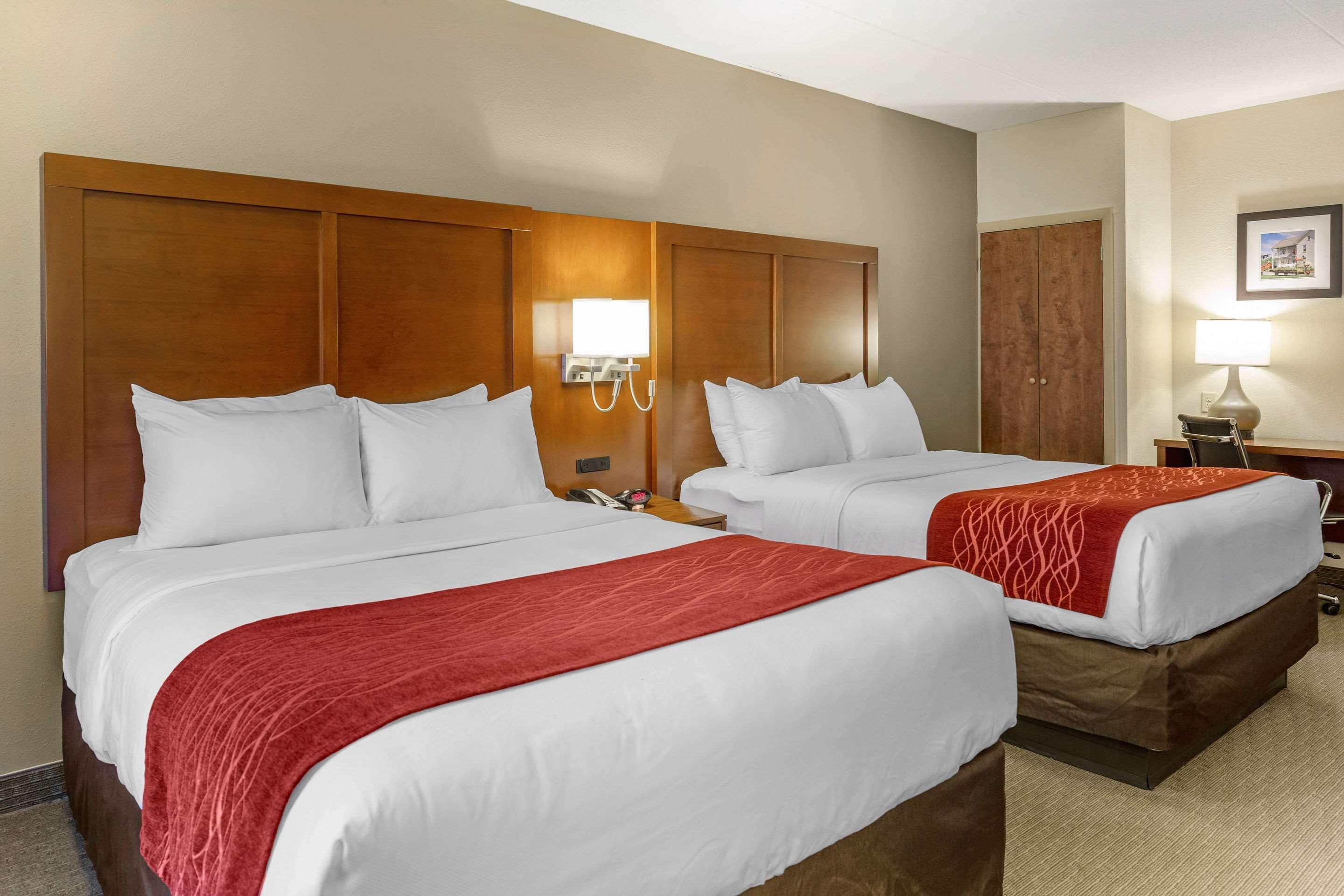 Comfort Inn Lancaster At Rockvale Smoketown  Exterior photo
