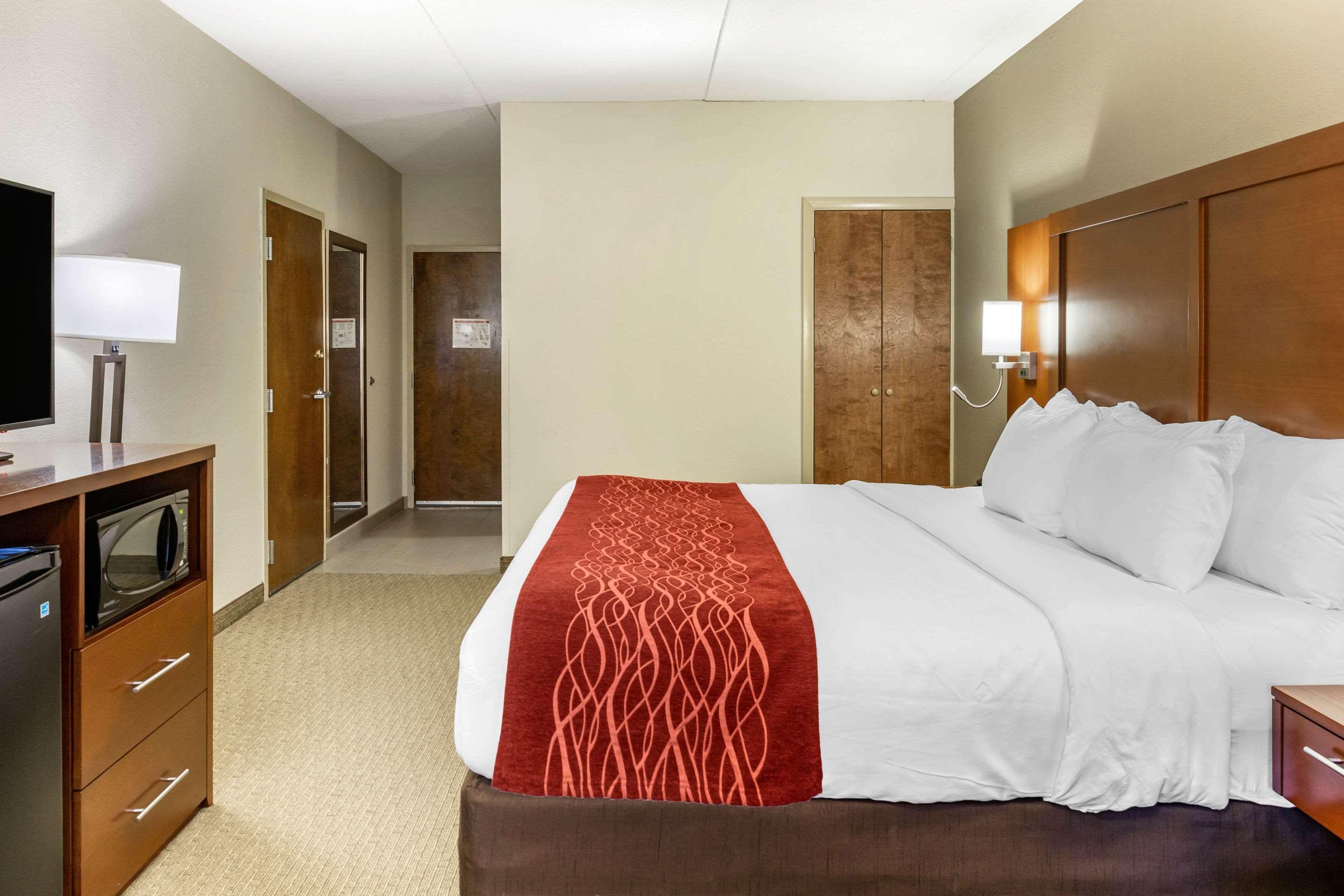 Comfort Inn Lancaster At Rockvale Smoketown  Exterior photo