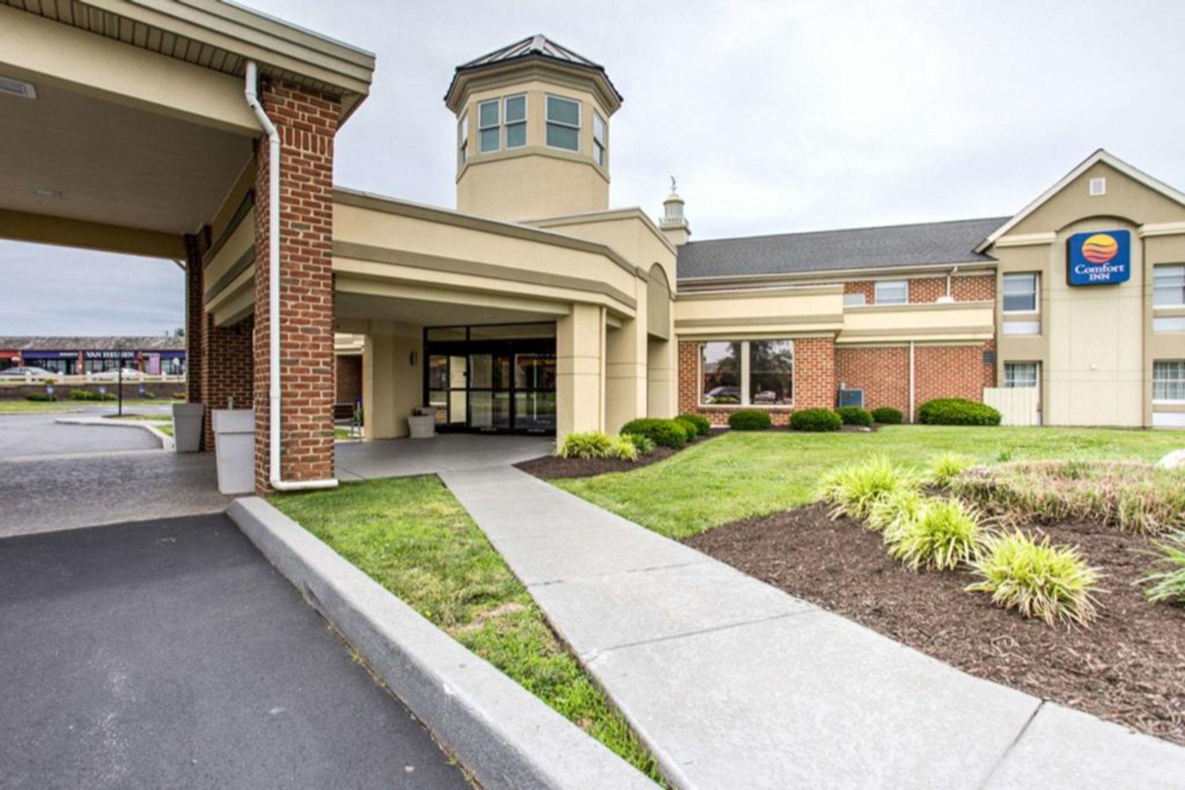 Comfort Inn Lancaster At Rockvale Smoketown  Exterior photo