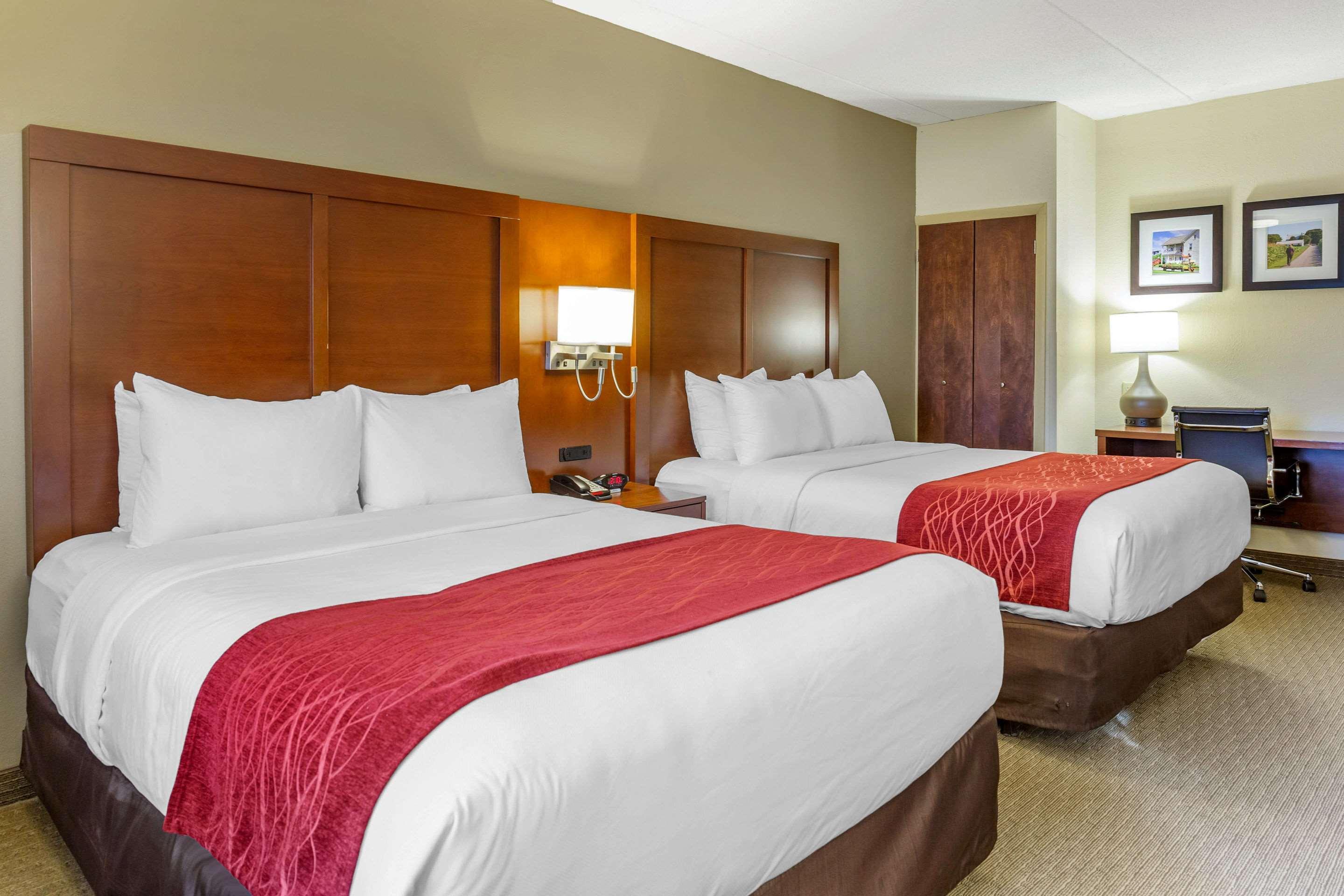 Comfort Inn Lancaster At Rockvale Smoketown  Exterior photo