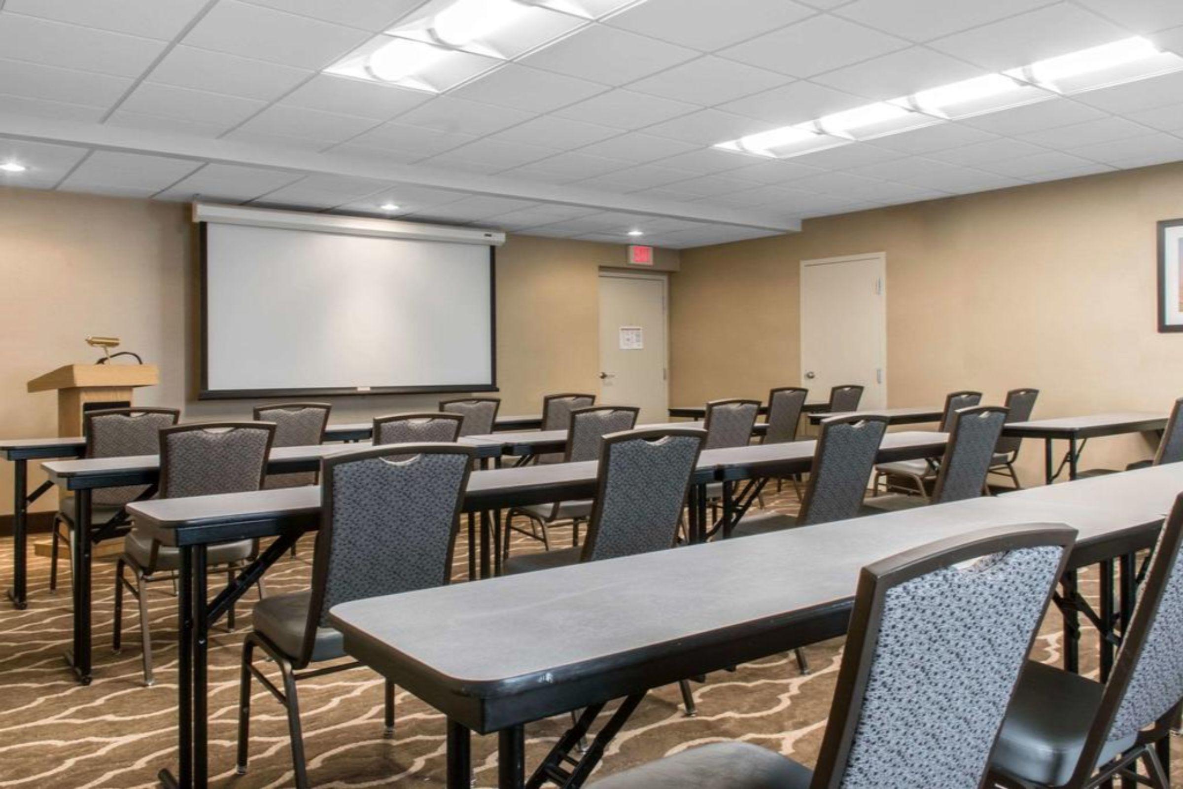 Comfort Inn Lancaster At Rockvale Smoketown  Exterior photo