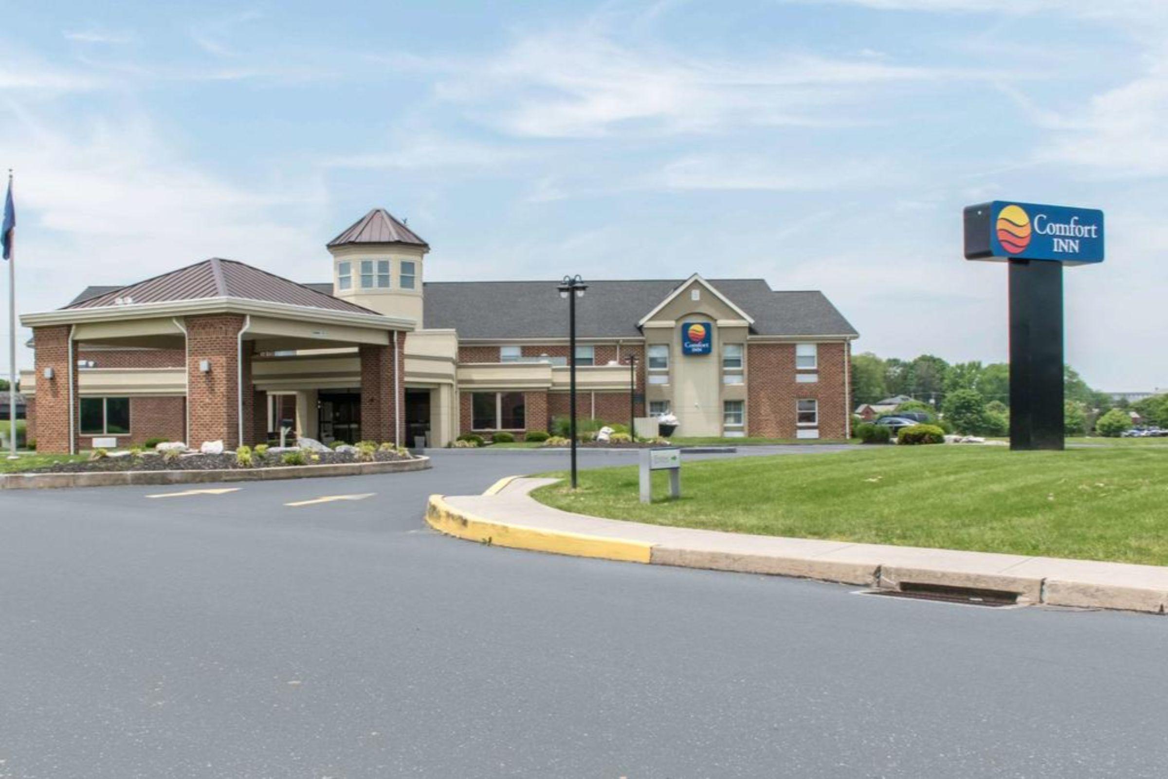 Comfort Inn Lancaster At Rockvale Smoketown  Exterior photo