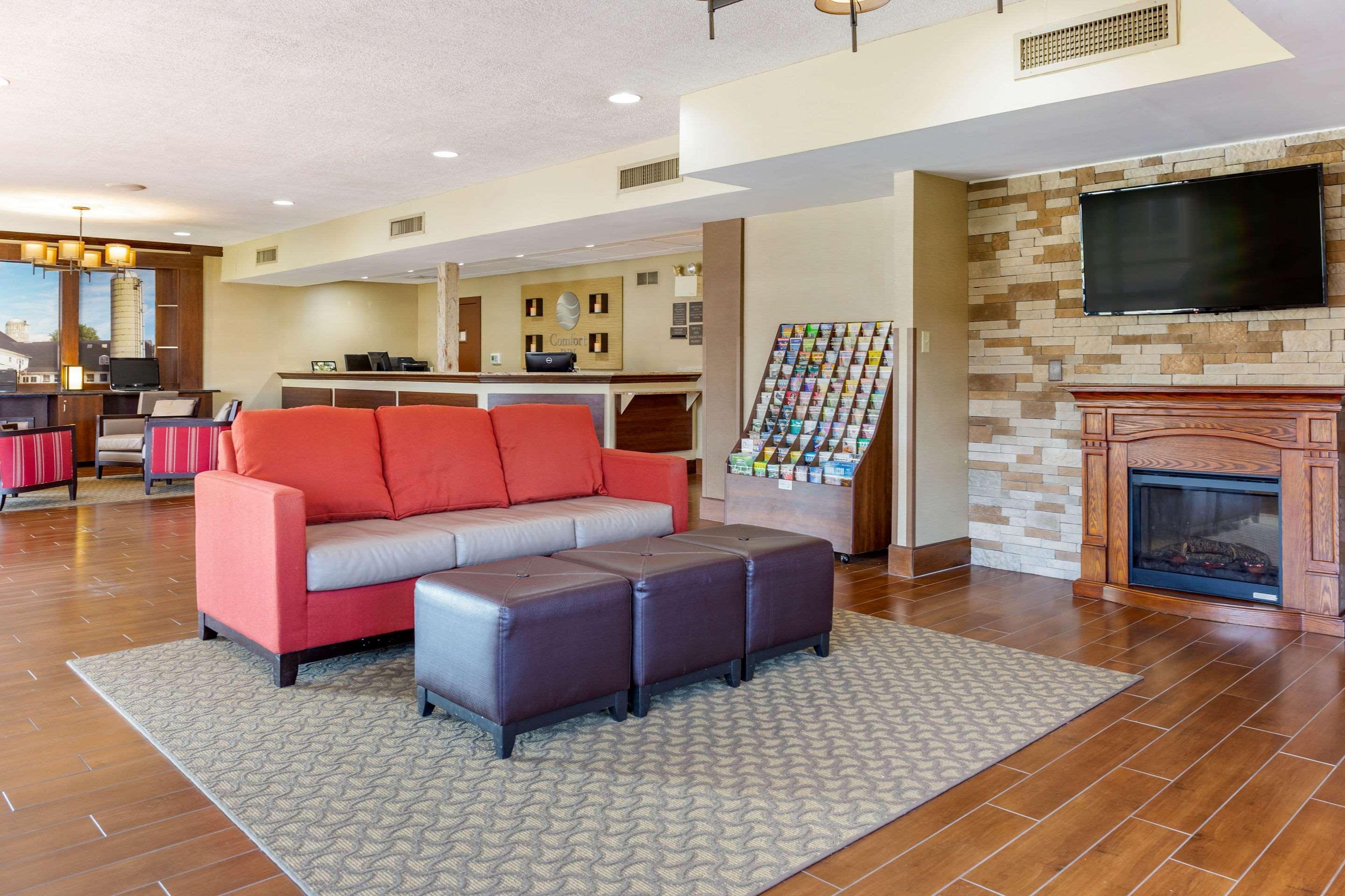 Comfort Inn Lancaster At Rockvale Smoketown  Exterior photo