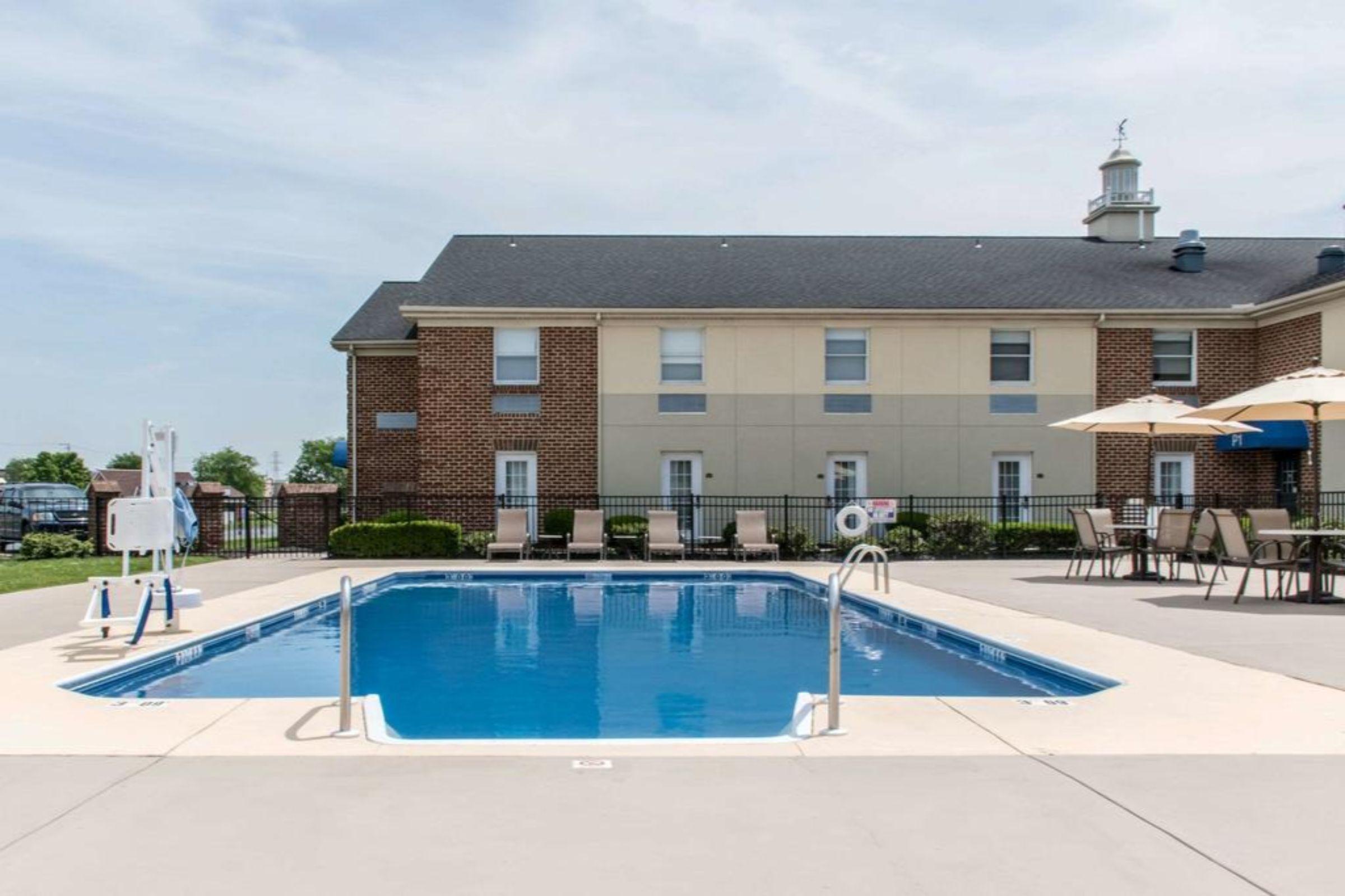 Comfort Inn Lancaster At Rockvale Smoketown  Exterior photo