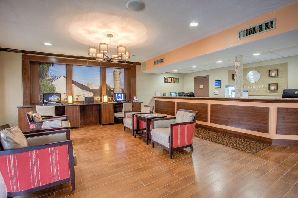 Comfort Inn Lancaster At Rockvale Smoketown  Exterior photo