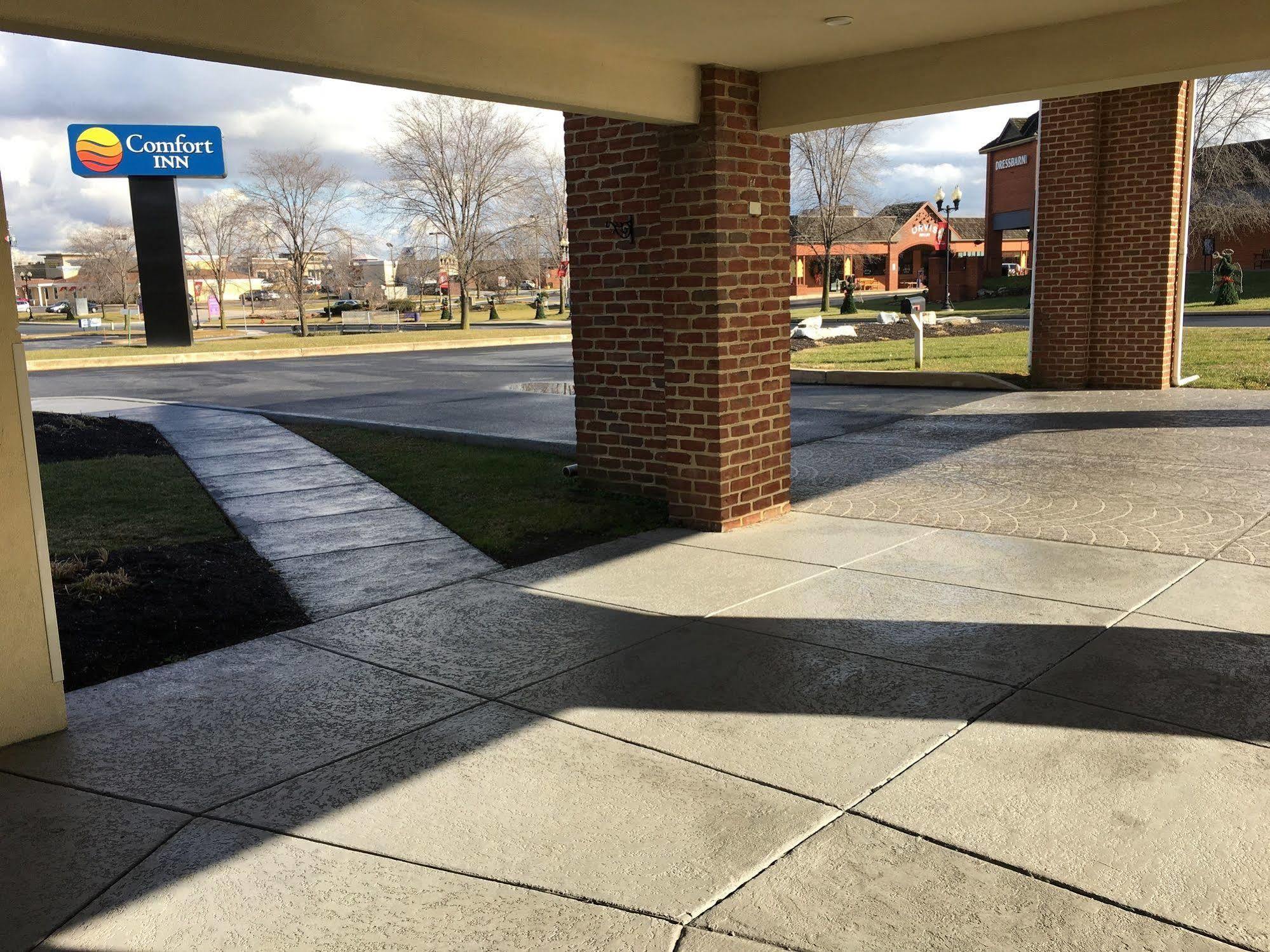 Comfort Inn Lancaster At Rockvale Smoketown  Exterior photo