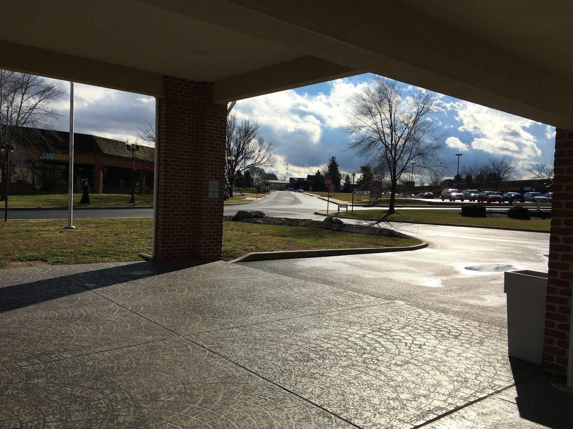 Comfort Inn Lancaster At Rockvale Smoketown  Exterior photo
