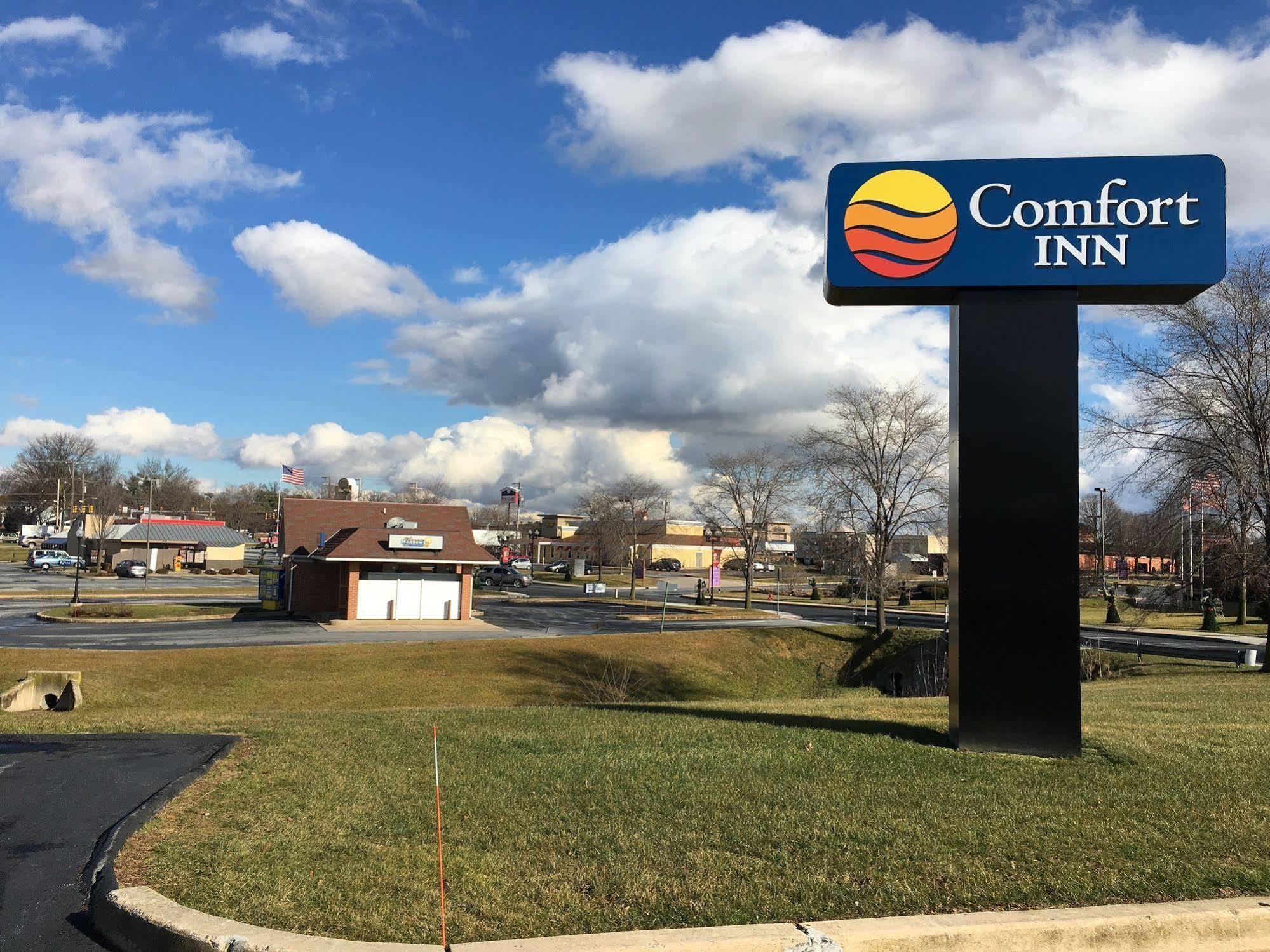 Comfort Inn Lancaster At Rockvale Smoketown  Exterior photo