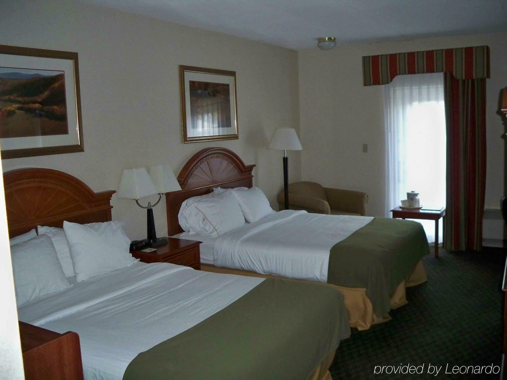 Comfort Inn Lancaster At Rockvale Smoketown  Room photo